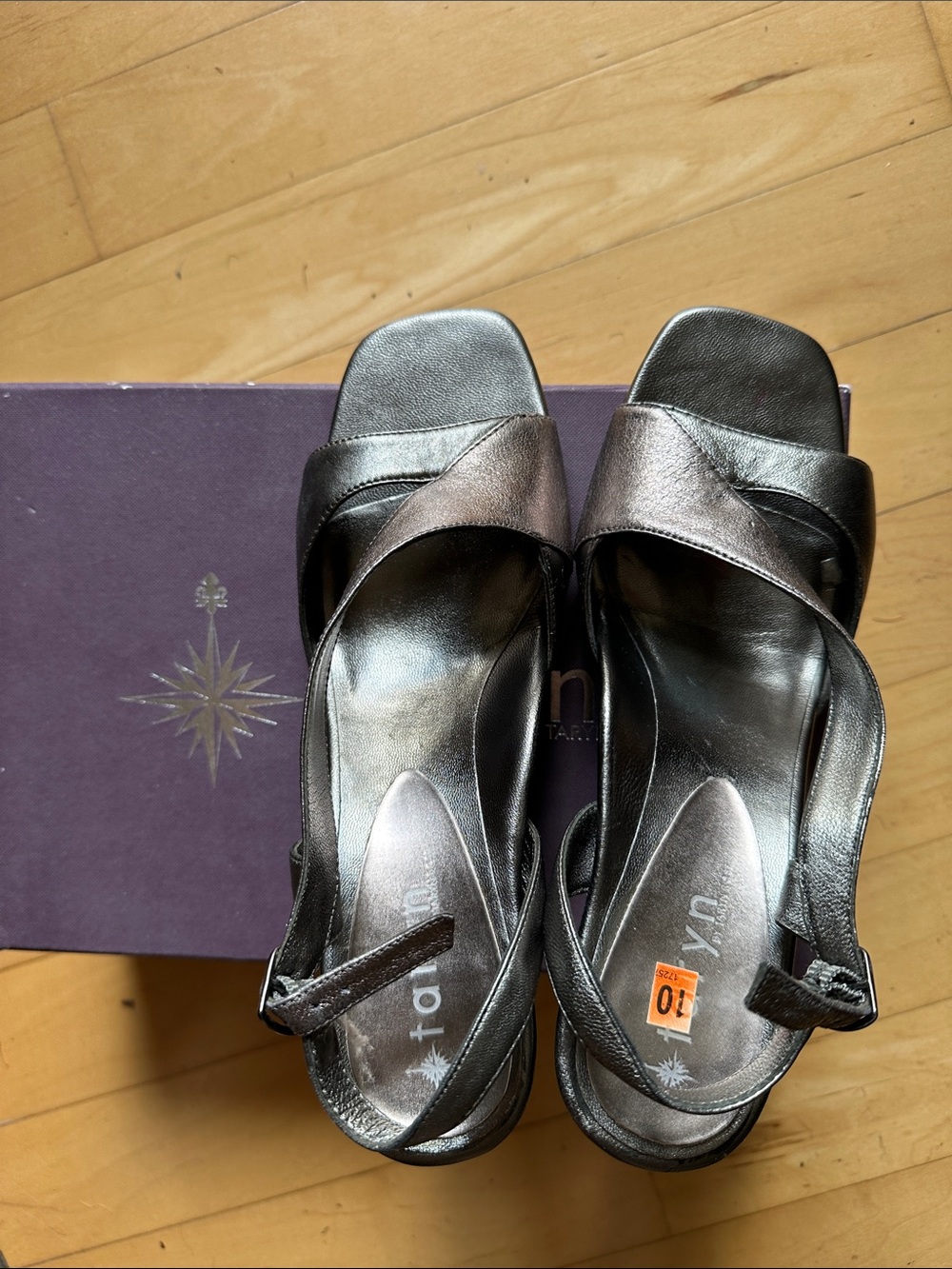 Taryn Rose Metallic  Sandals 10